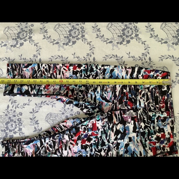 Lululemon cropped leggings - Picture 4 of 6